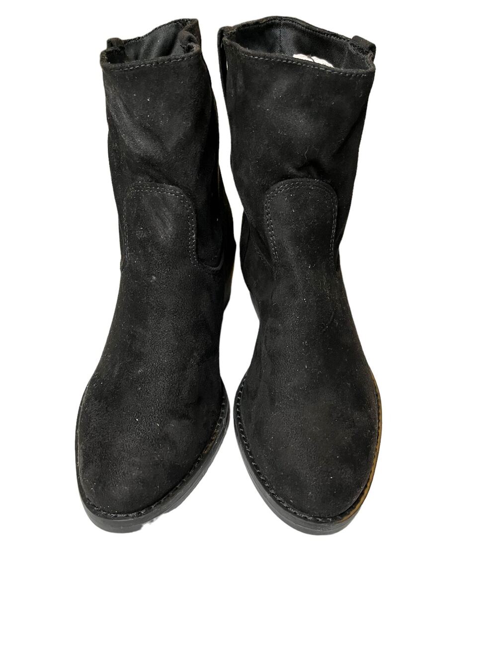 NWOB Dolcetta Black Faux Suede Jane Pull-On Ankle Booties Women's Size 6.5